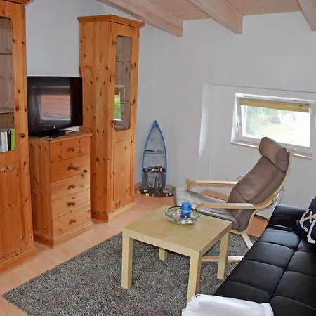 Zum Hafen In Altefähr