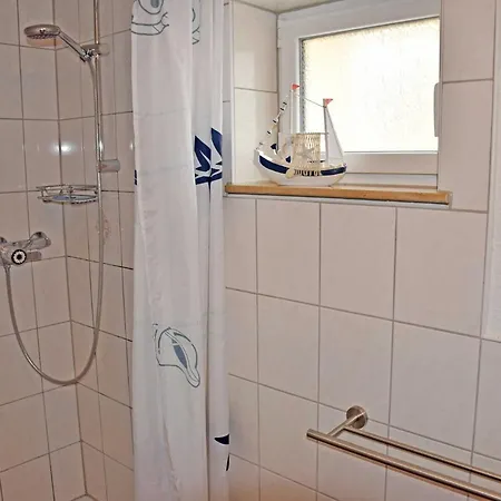 Zum Hafen In Altefähr